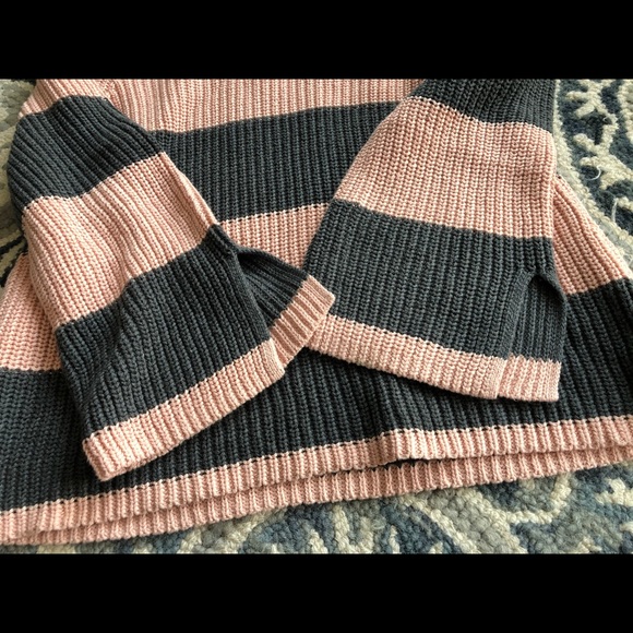 Sweater - Picture 4 of 4